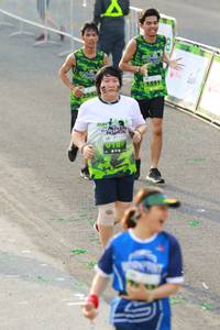 BIB: 1591
                            <button type="button" onclick="openModal(3549401)" class="btn btn-primary btn-sm float-right btn-popup" data-toggle="modal" data-target=".modal-high-quality">
                        <i class="fas fa-shopping-cart"></i> Add to Cart
                    </button>
                                            <button type="button" onclick="isThisMe(3549401, true)" class="btn btn-success btn-sm float-right btn-popup btn-isme hidden" data-toggle="tooltip" data-placement="bottom" title="นี่คือรูปของคุณใช่ไหม คลิกที่นี่เพื่อเอาเข้าอัลบั้ม">
                        <i class="fas fa-plus"></i> Add to album
                    </button>
                    <button type="button" onclick="isThisMe(3549401, false)" class="btn btn-warning btn-sm float-right btn-popup btn-isnotme hidden">
                        <i class="fas fa-ban"></i> Remove from album
                    </button>